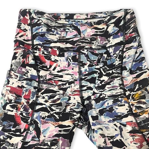 Lululemon Break Free Crops 6 - Picture 7 of 10